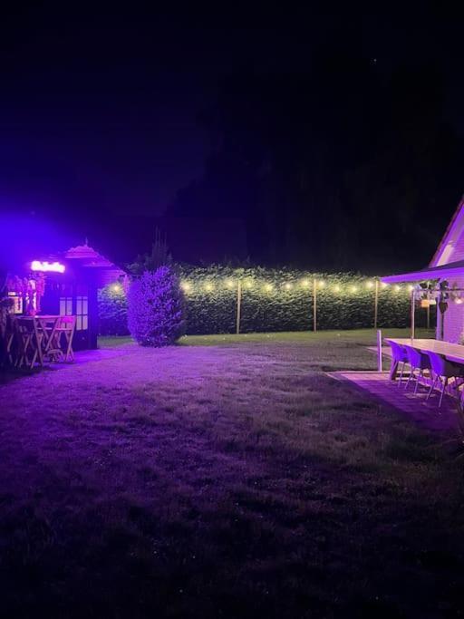 Villa June Rosy Wijchen Esterno foto